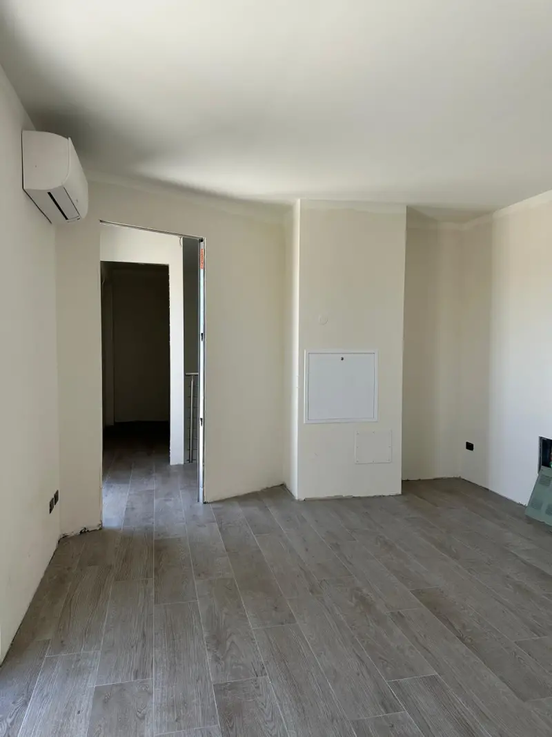 Trilocale su due piani, CODOGNO — Interni