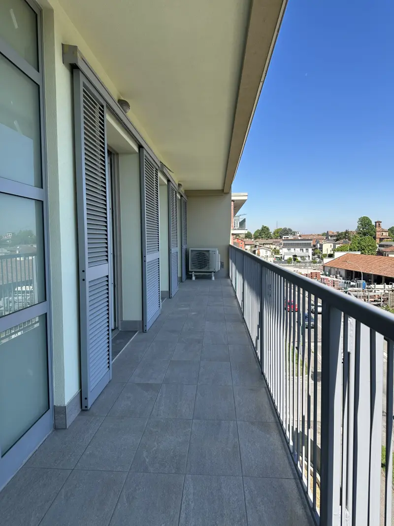Trilocale su due piani, CODOGNO — Balcone