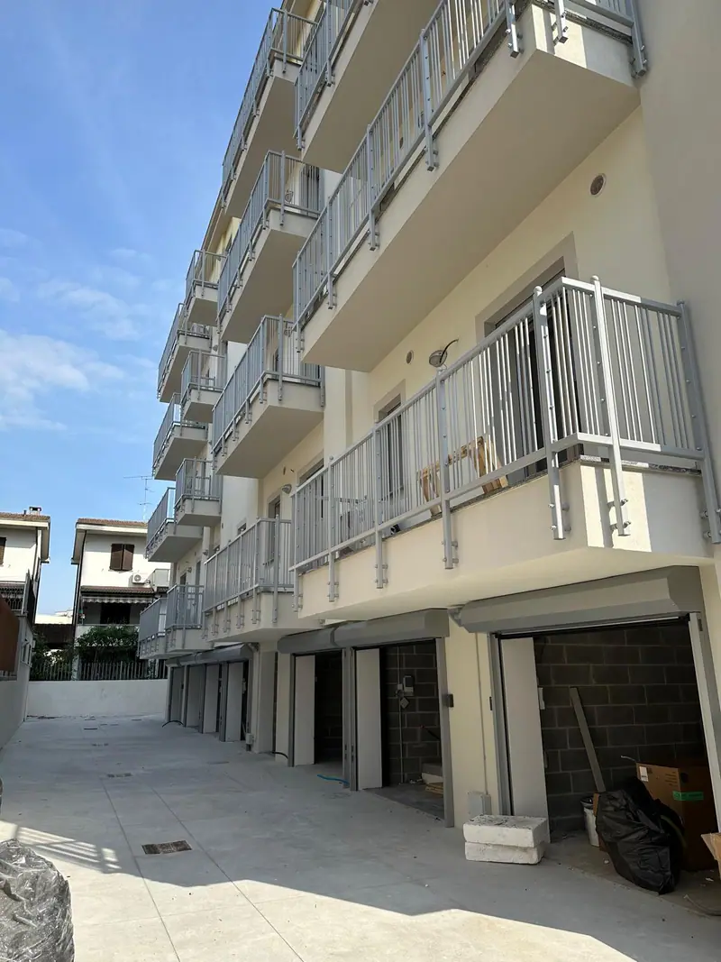 Condominio Giulia, Cremona — Esterni