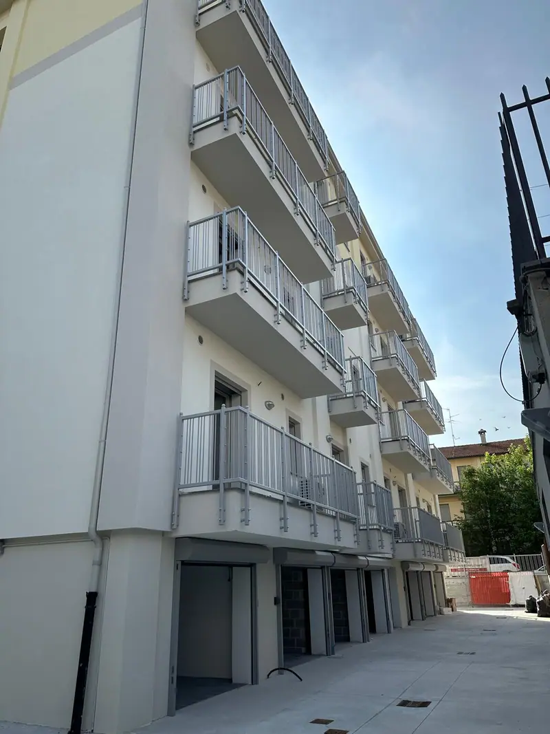 Condominio Giulia, Cremona — Esterni