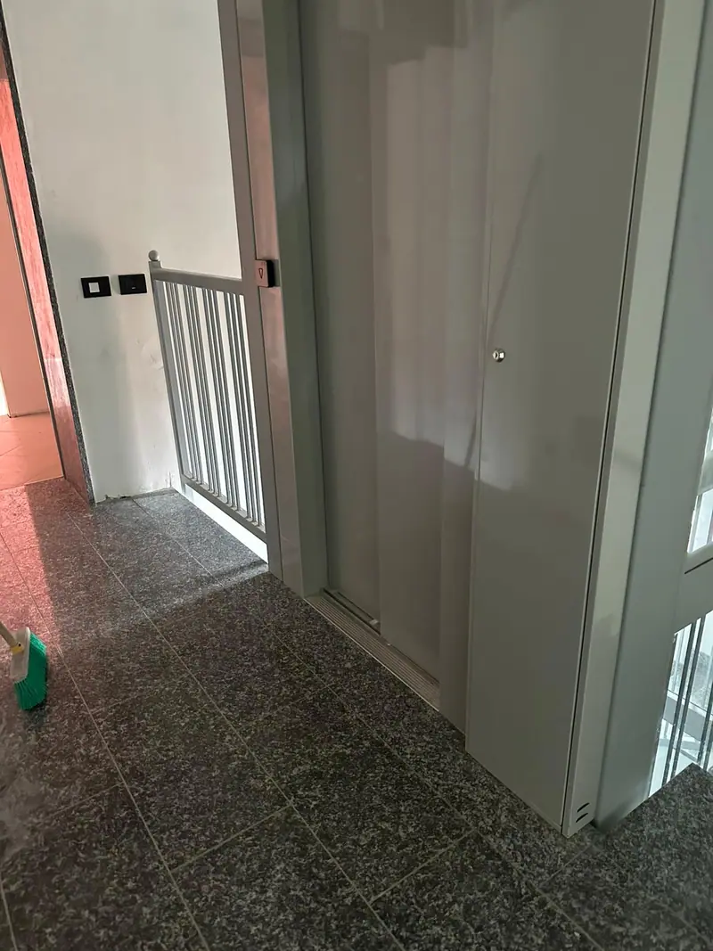 Condominio Giulia, Cremona — Vano scala e ascensore